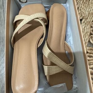 Bellini Women's Cream Sandals